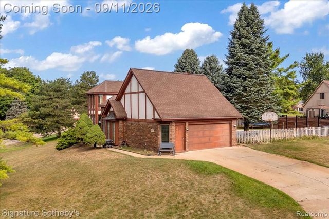 9925 Timothy Lane, South Lyon, MI 48178