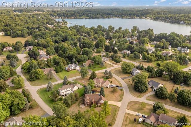 9925 Timothy Lane, South Lyon, MI 48178