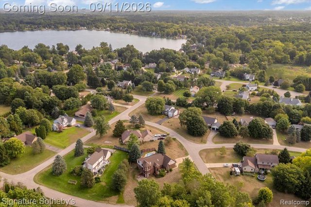 9925 Timothy Lane, South Lyon, MI 48178