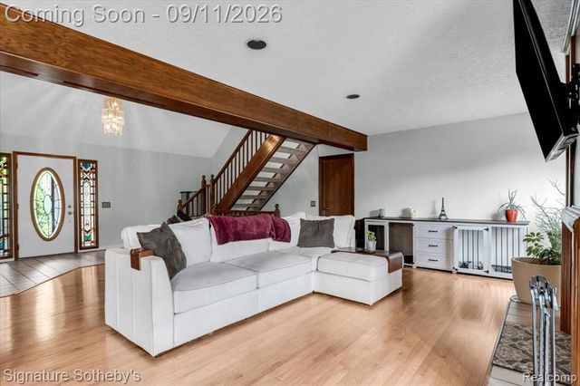 9925 Timothy Lane, South Lyon, MI 48178