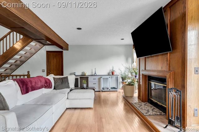 9925 Timothy Lane, South Lyon, MI 48178