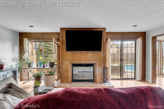 9925 Timothy Lane, South Lyon, MI 48178