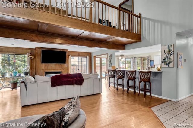 9925 Timothy Lane, South Lyon, MI 48178