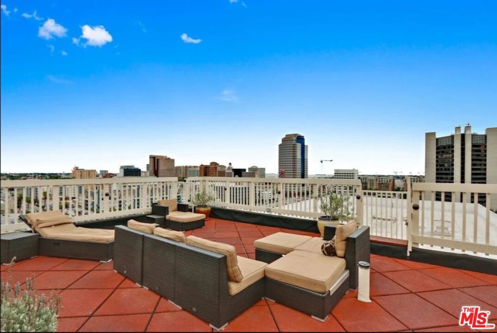 315 W 3rd Street 203, Long Beach, CA 90802 — exterior