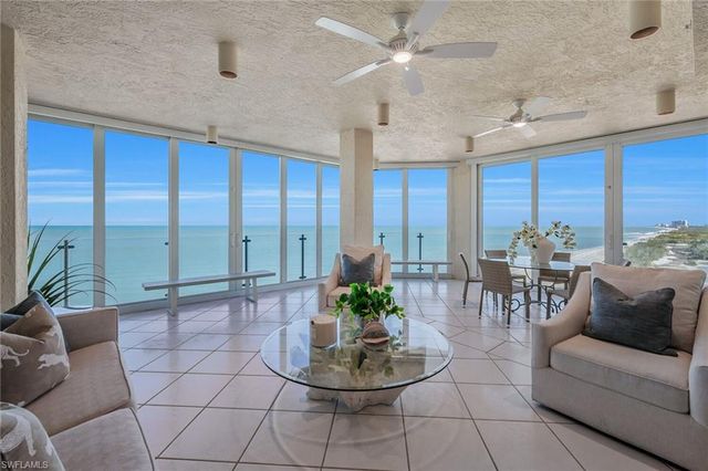 10 Seagate DR 6N, Naples, FL 34103