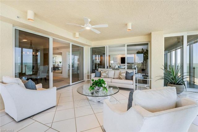 10 Seagate DR 6N, Naples, FL 34103