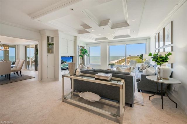 10 Seagate DR 6N, Naples, FL 34103