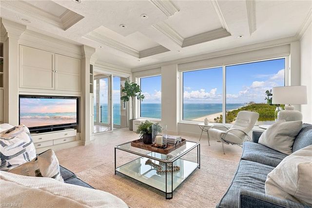 10 Seagate DR 6N, Naples, FL 34103