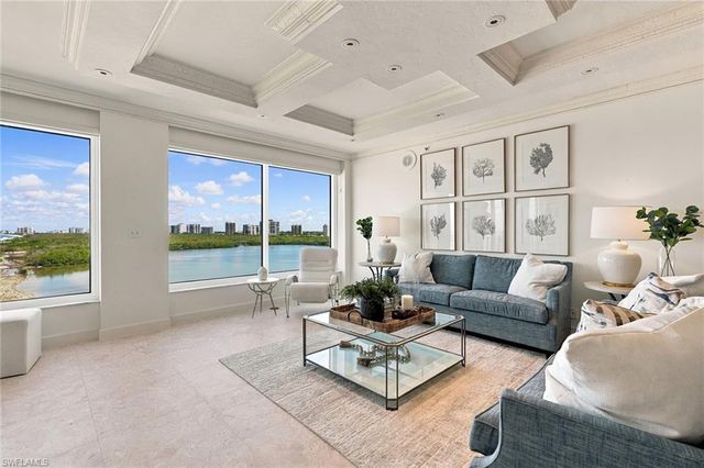 10 Seagate DR 6N, Naples, FL 34103