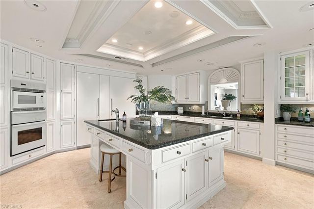 10 Seagate DR 6N, Naples, FL 34103