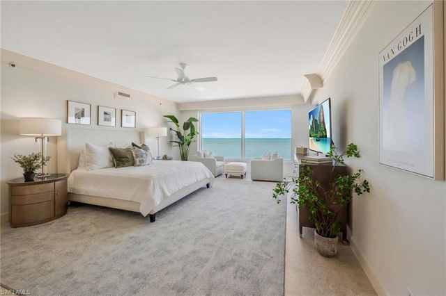 10 Seagate DR 6N, Naples, FL 34103