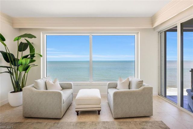 10 Seagate DR 6N, Naples, FL 34103