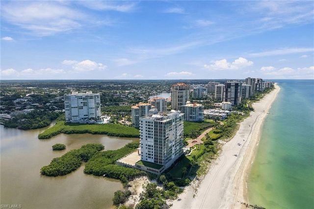 10 Seagate DR 6N, Naples, FL 34103