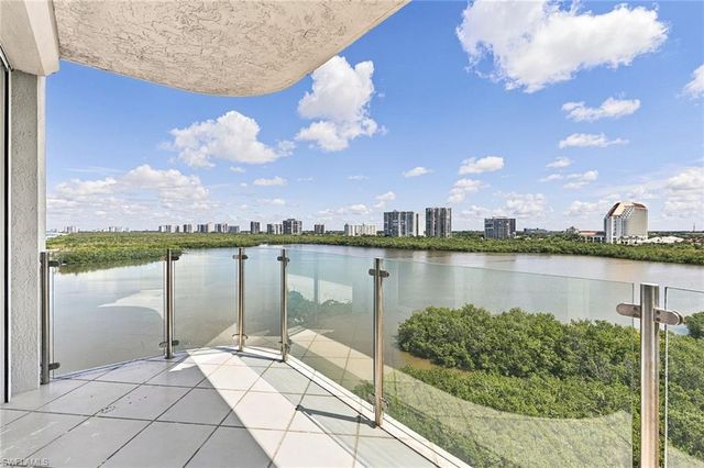 10 Seagate DR 6N, Naples, FL 34103