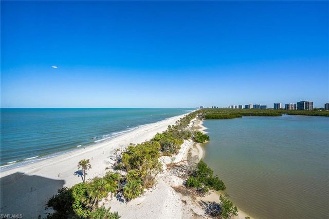 10 Seagate DR 6N, Naples, FL 34103