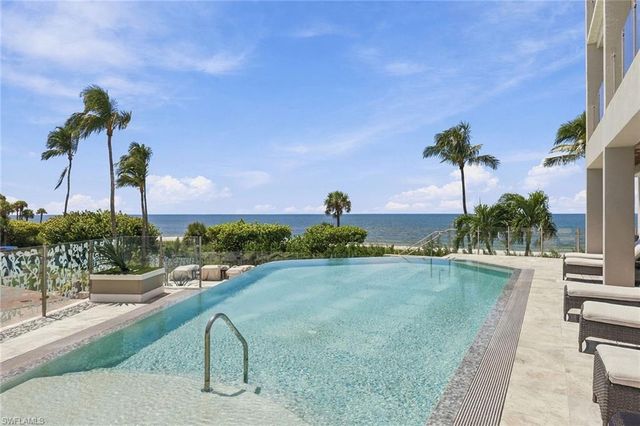 10 Seagate DR 6N, Naples, FL 34103