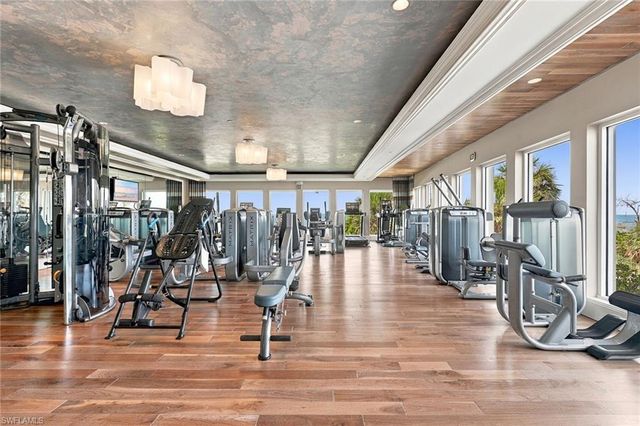 10 Seagate DR 6N, Naples, FL 34103
