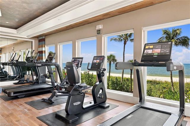 10 Seagate DR 6N, Naples, FL 34103