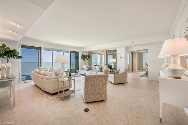 10 Seagate DR 6N, Naples, FL 34103