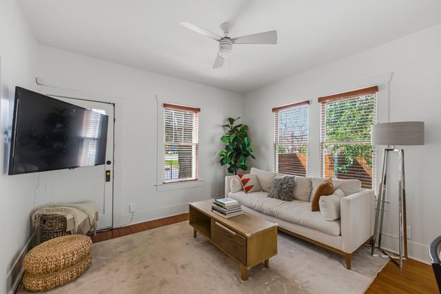 306 W 44th ST A, Austin, TX 78751