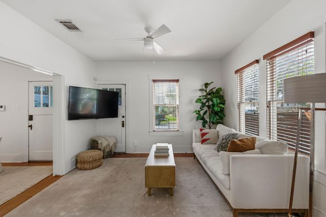 306 W 44th ST A, Austin, TX 78751