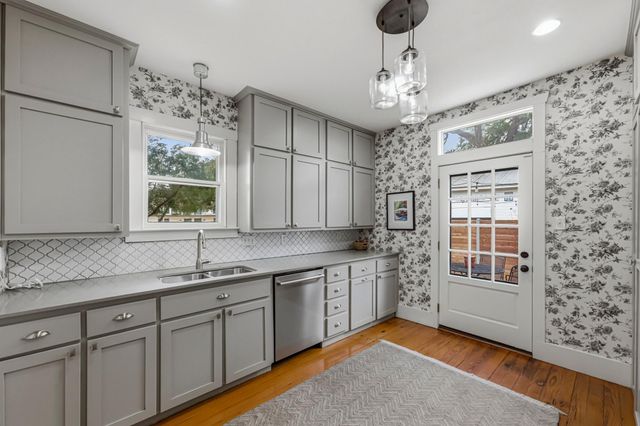 306 W 44th ST A, Austin, TX 78751