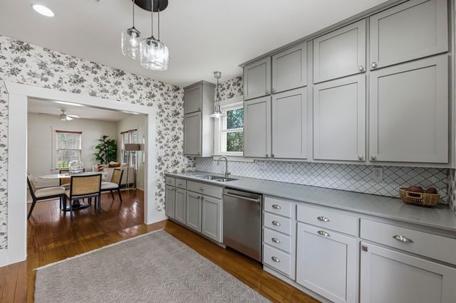 306 W 44th ST A, Austin, TX 78751