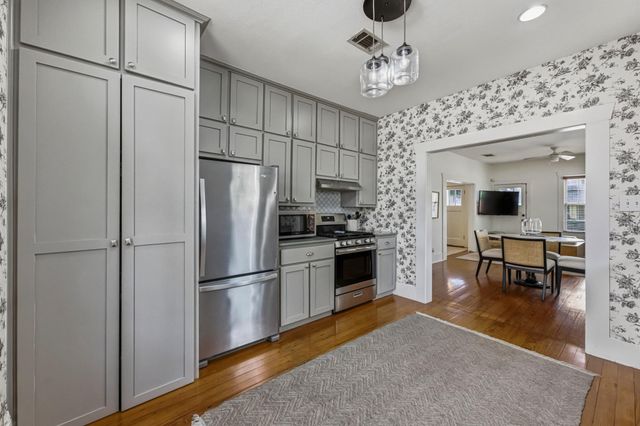 306 W 44th ST A, Austin, TX 78751