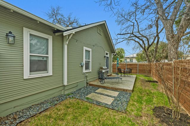 306 W 44th ST A, Austin, TX 78751