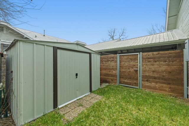 306 W 44th ST A, Austin, TX 78751