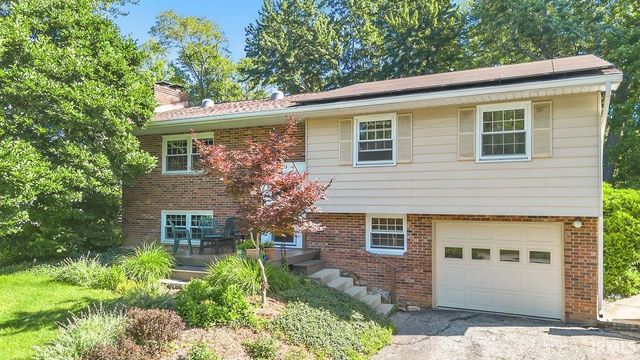 2213 S Sussex Drive, Bloomington, IN 47401