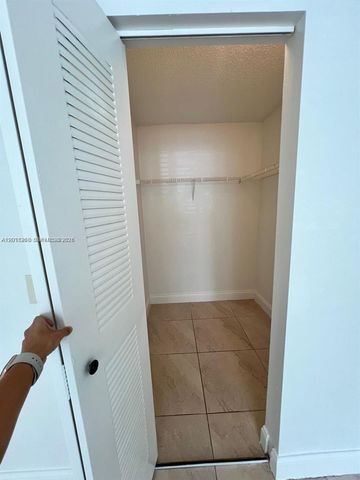 5065 Wiles Road 103, Coconut Creek, FL 33073