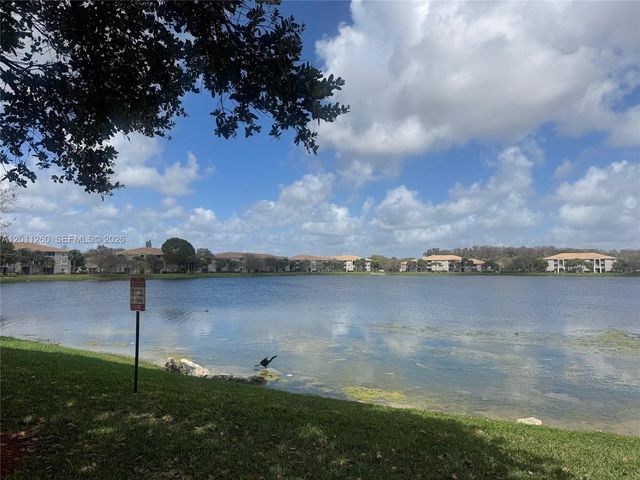 5065 Wiles Road 103, Coconut Creek, FL 33073