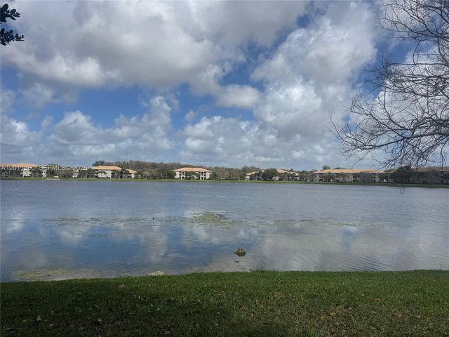 5065 Wiles Road 103, Coconut Creek, FL 33073