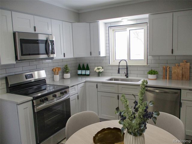 23726 Bolam Avenue, Warren, MI 48089