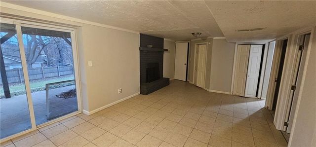 1005 SW 23rd Street, Blue Springs, MO 64015