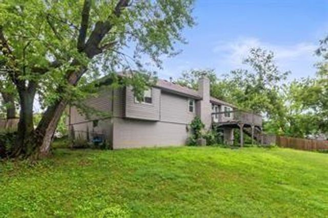 1005 SW 23rd Street, Blue Springs, MO 64015