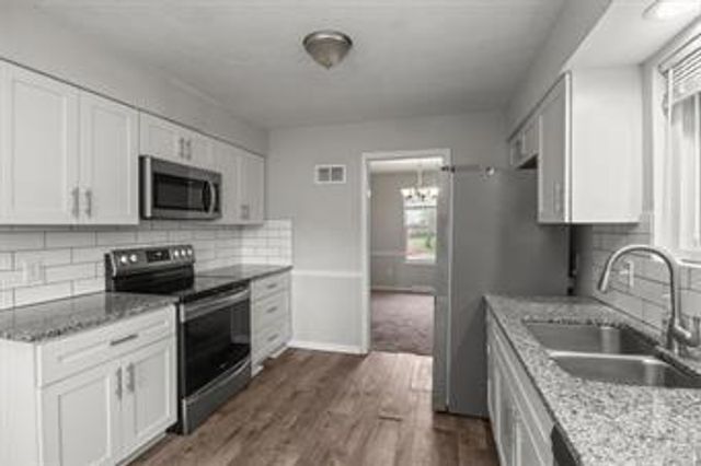 1005 SW 23rd Street, Blue Springs, MO 64015