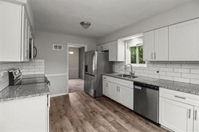 1005 SW 23rd Street, Blue Springs, MO 64015