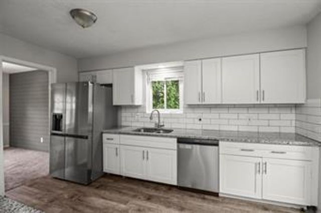 1005 SW 23rd Street, Blue Springs, MO 64015