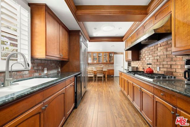 1456 Roscomare Road, Los Angeles, CA 90077