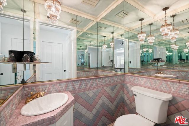 1456 Roscomare Road, Los Angeles, CA 90077