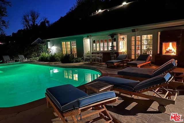 1456 Roscomare Road, Los Angeles, CA 90077