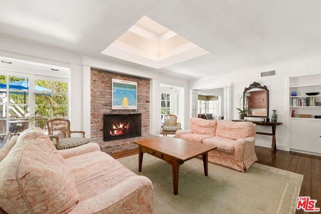 1456 Roscomare Road, Los Angeles, CA 90077