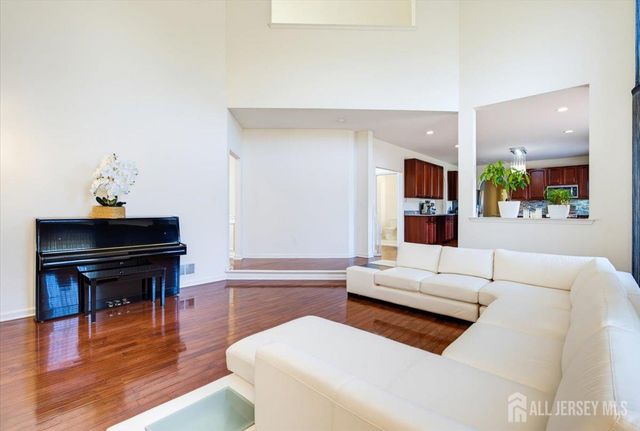 5 La Jolla Court, Old Bridge, NJ 08857
