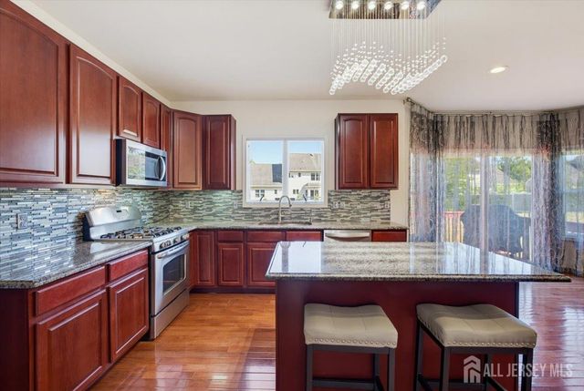 5 La Jolla Court, Old Bridge, NJ 08857