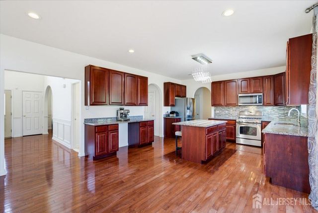 5 La Jolla Court, Old Bridge, NJ 08857