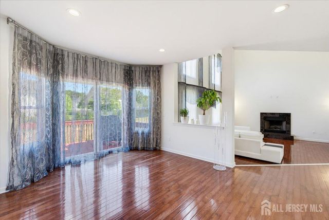 5 La Jolla Court, Old Bridge, NJ 08857