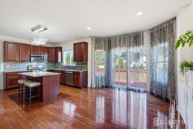 5 La Jolla Court, Old Bridge, NJ 08857