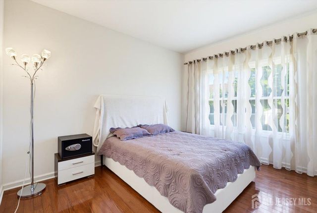 5 La Jolla Court, Old Bridge, NJ 08857
